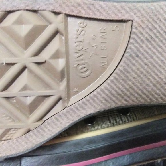 CLEARANCE SALE ; 5 shoes for 75 - Picture 2 of 7